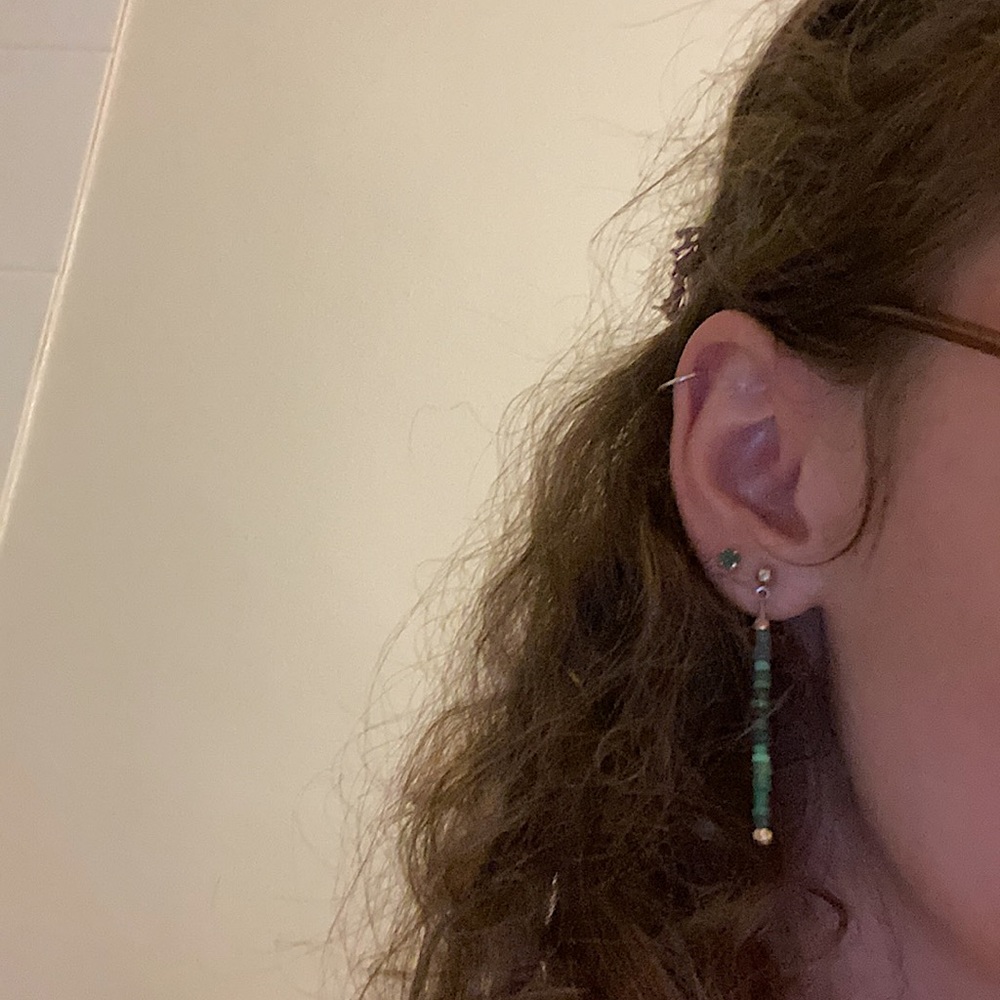 FREE WITH PURCHASE Handmade stud earrings - Picture 4 of 5